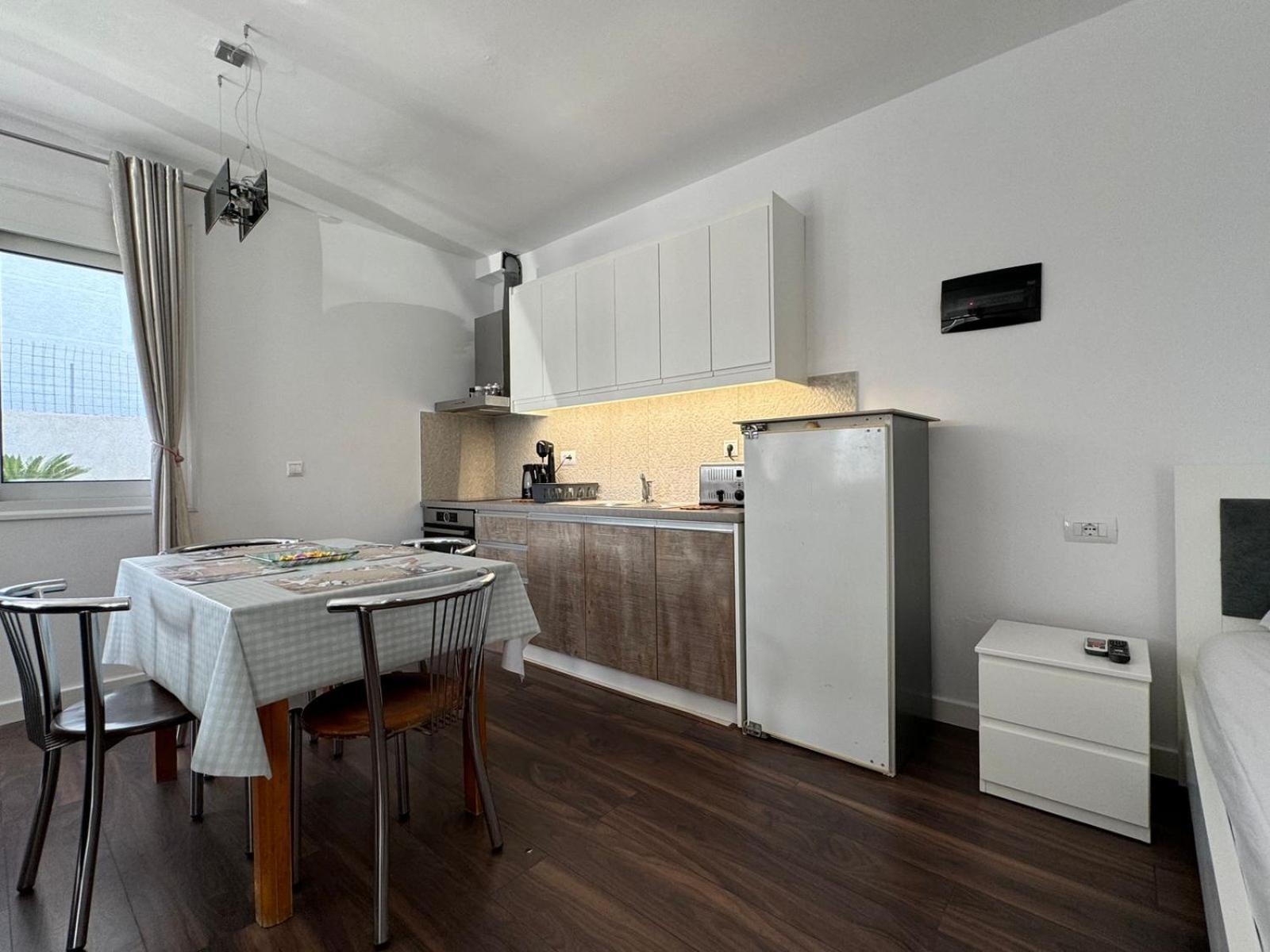 Apartment Sulozeqi *